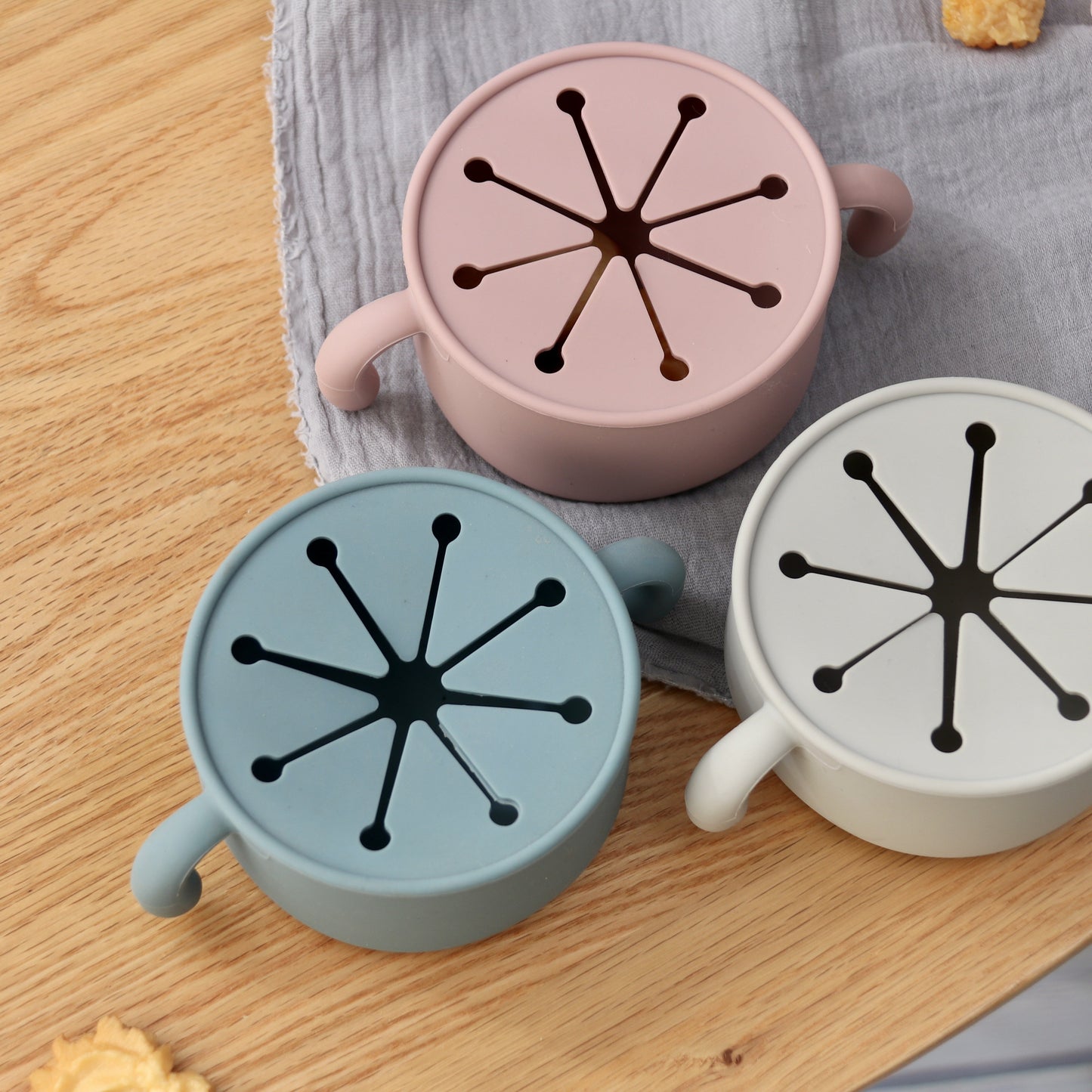 Dimpley GrabBowl™ – No-Spill Silicone Snack Cup with Lid